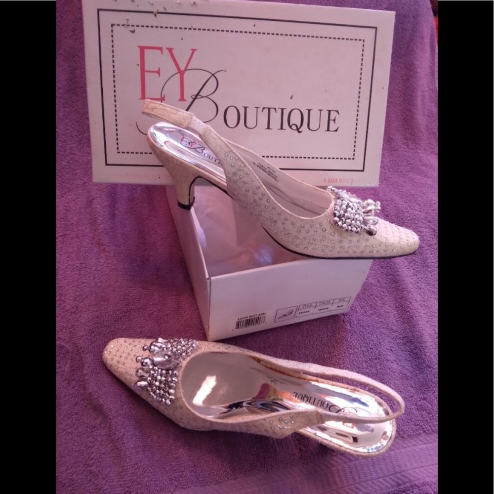 EY Boutique White Embellished Slingback Dress Shoes Sz 8.5